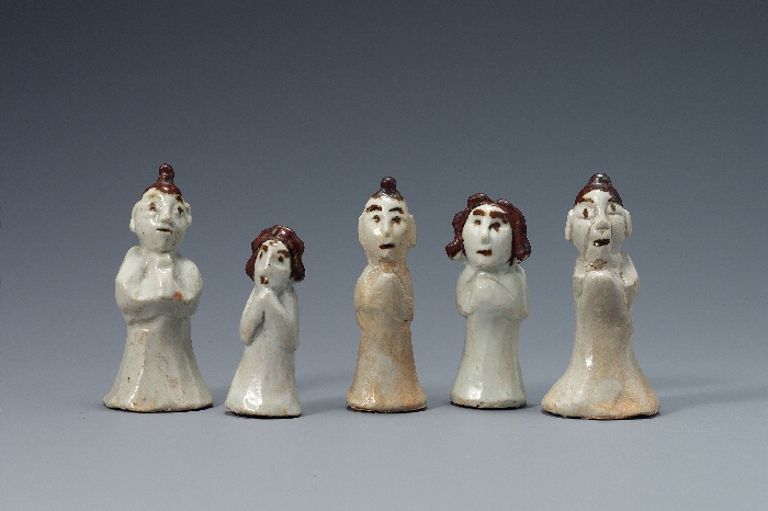 백자 철화 인물모양 명기 이미지 1 보기