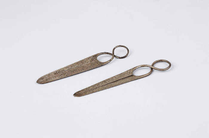 은제 당초 화조무늬 가위 이미지 4 보기