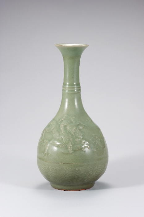 청자 구름 용무늬 병 이미지 2 보기