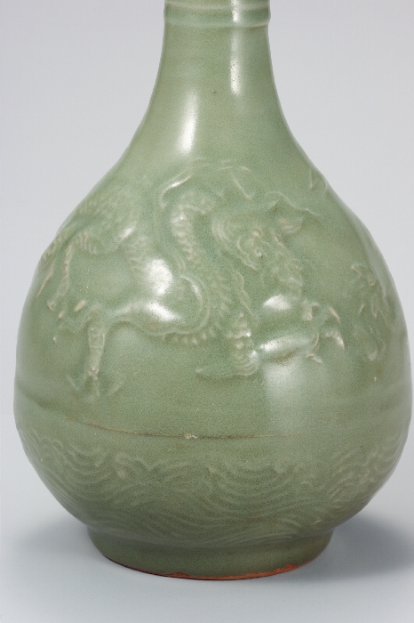 청자 구름 용무늬 병 이미지 4 보기