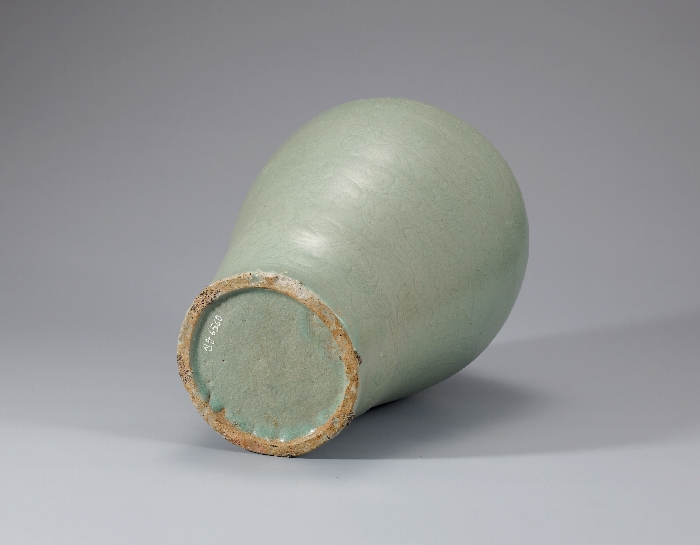 청자 음각 연꽃 넝쿨무늬 매병 이미지 5 보기