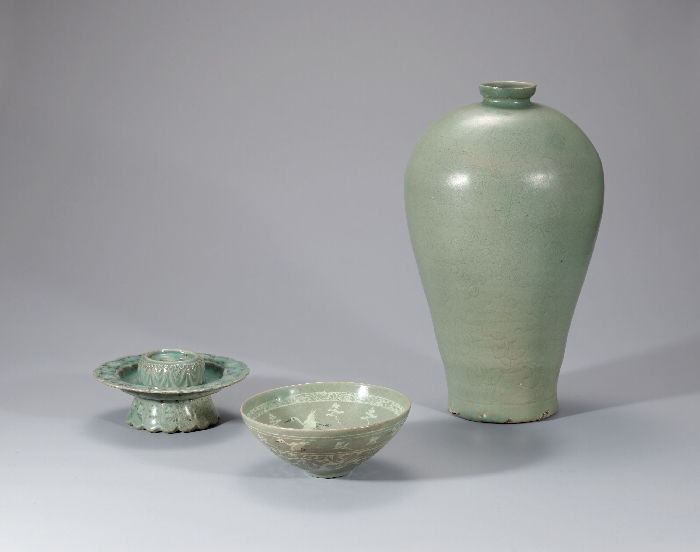 청자 음각 연꽃 넝쿨무늬 매병 이미지 6 보기