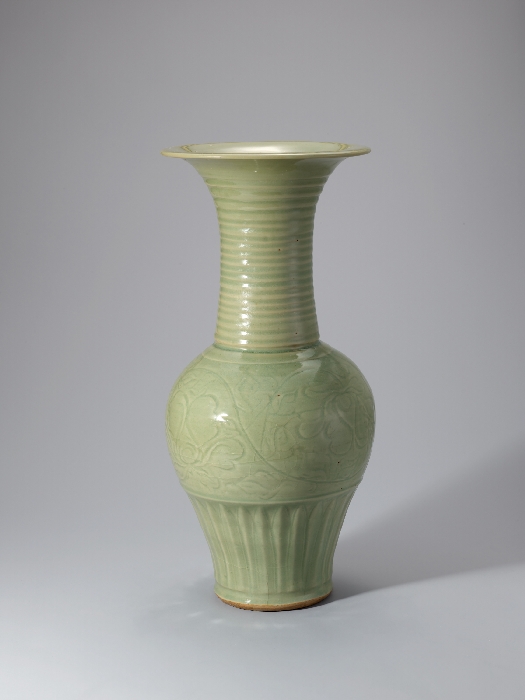 청자 음각 모란 넝쿨무늬 큰 꽃병 이미지 1 보기