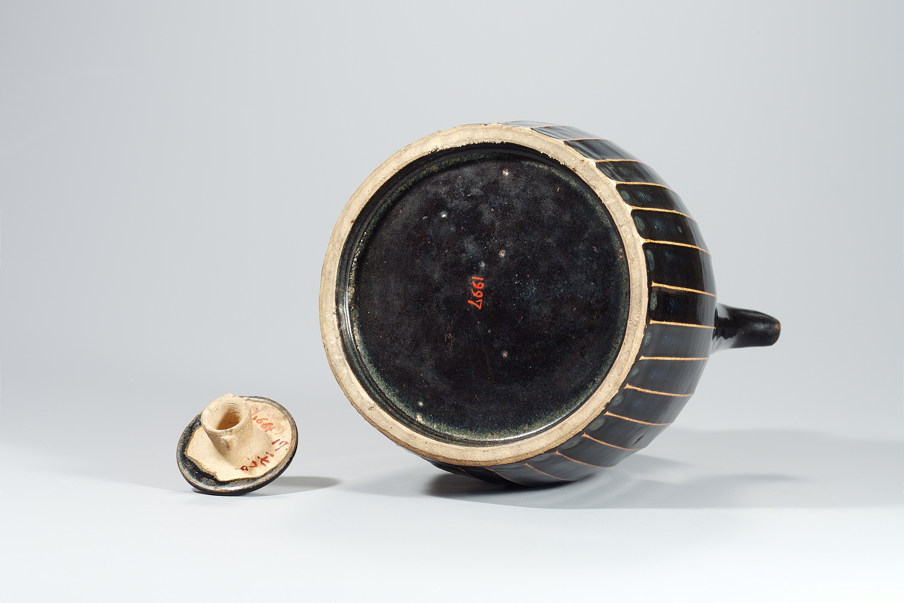 흑유 주전자 이미지 4