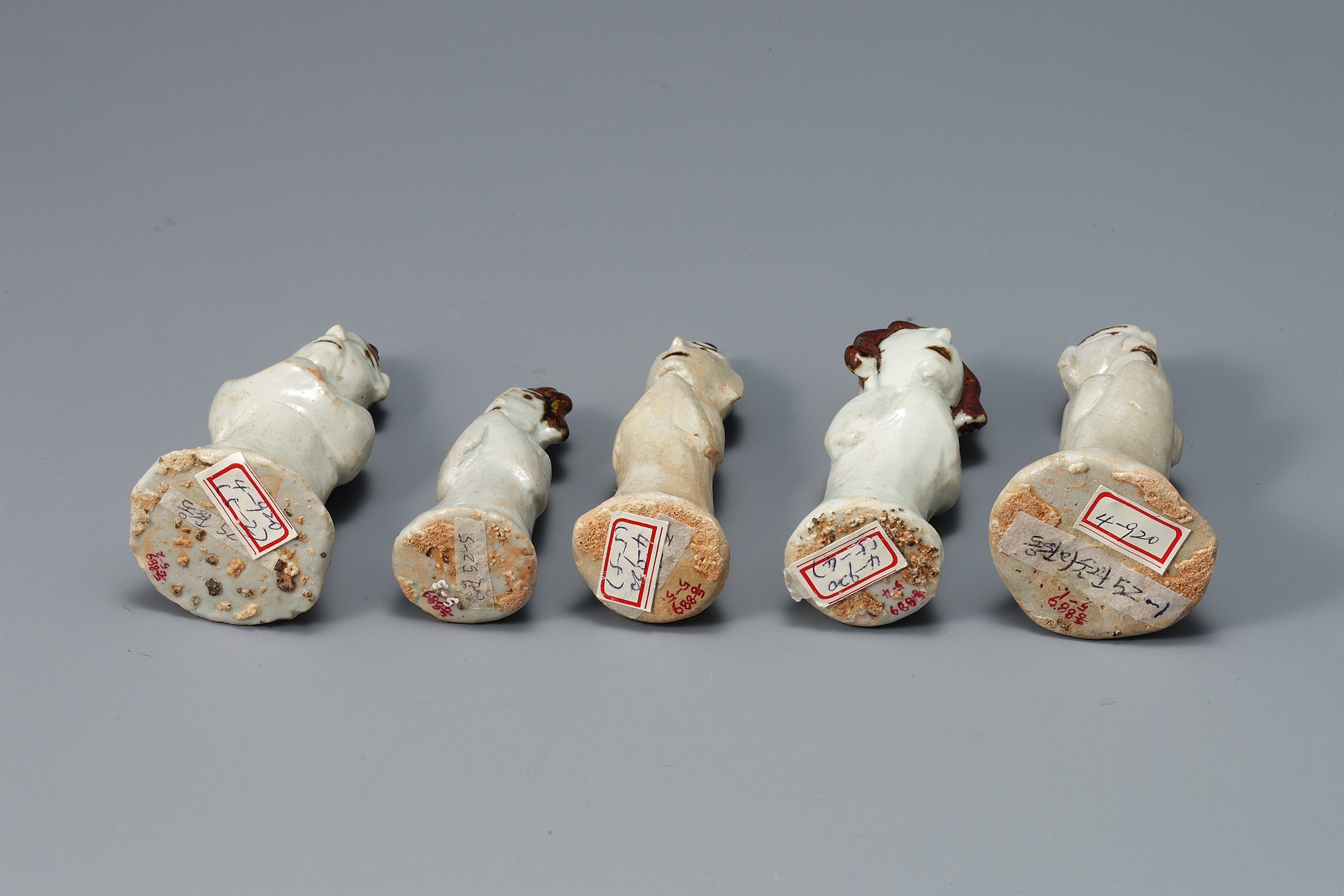 백자 철화 인물모양 명기 이미지 3