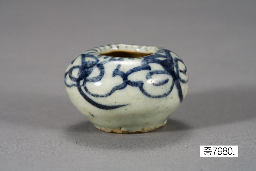 백자 청화 칠보무늬 항아리 이미지 2