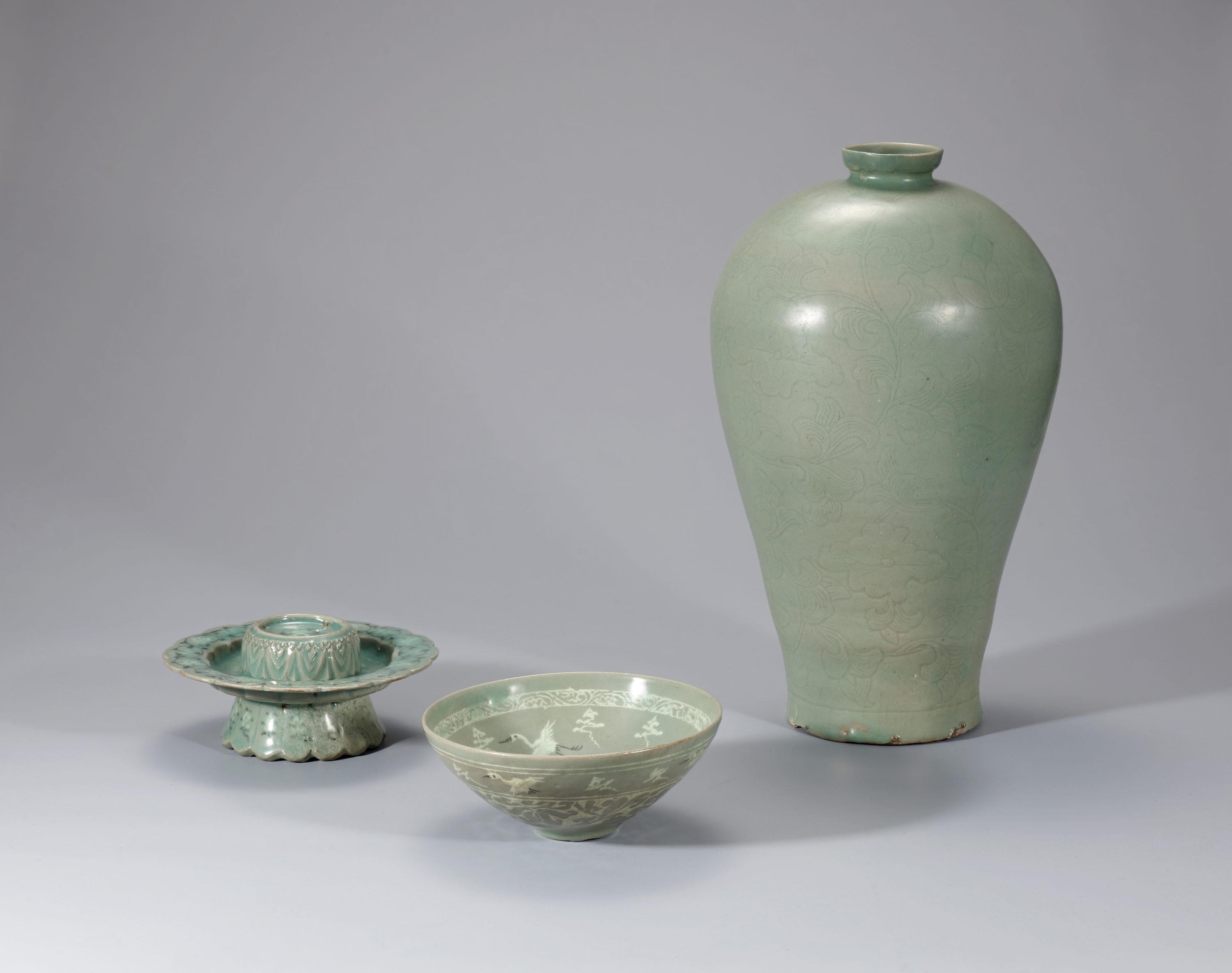 청자 음각 연꽃 넝쿨무늬 매병 이미지 6